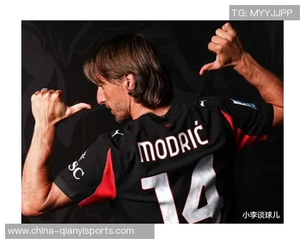 晚邮报揭秘莫德里奇在圣西罗的私人包厢招待亲友的奢华生活